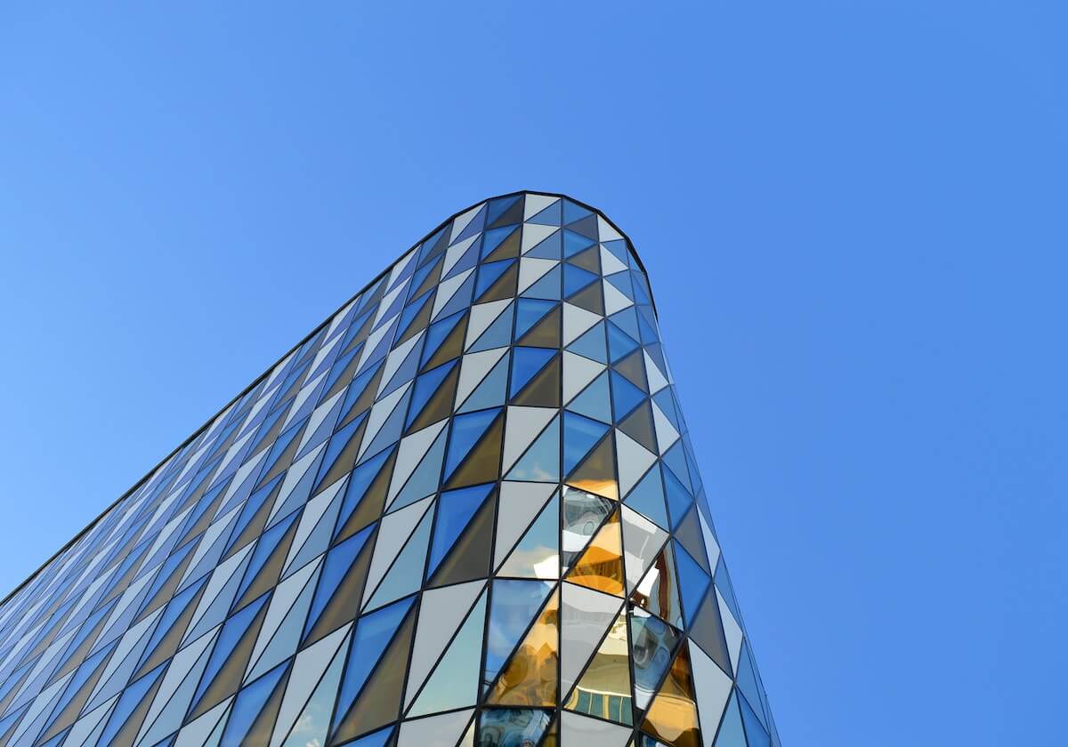 广州啦啦队晒日常：灯光这么黑，也挡不住美女们的青春活力