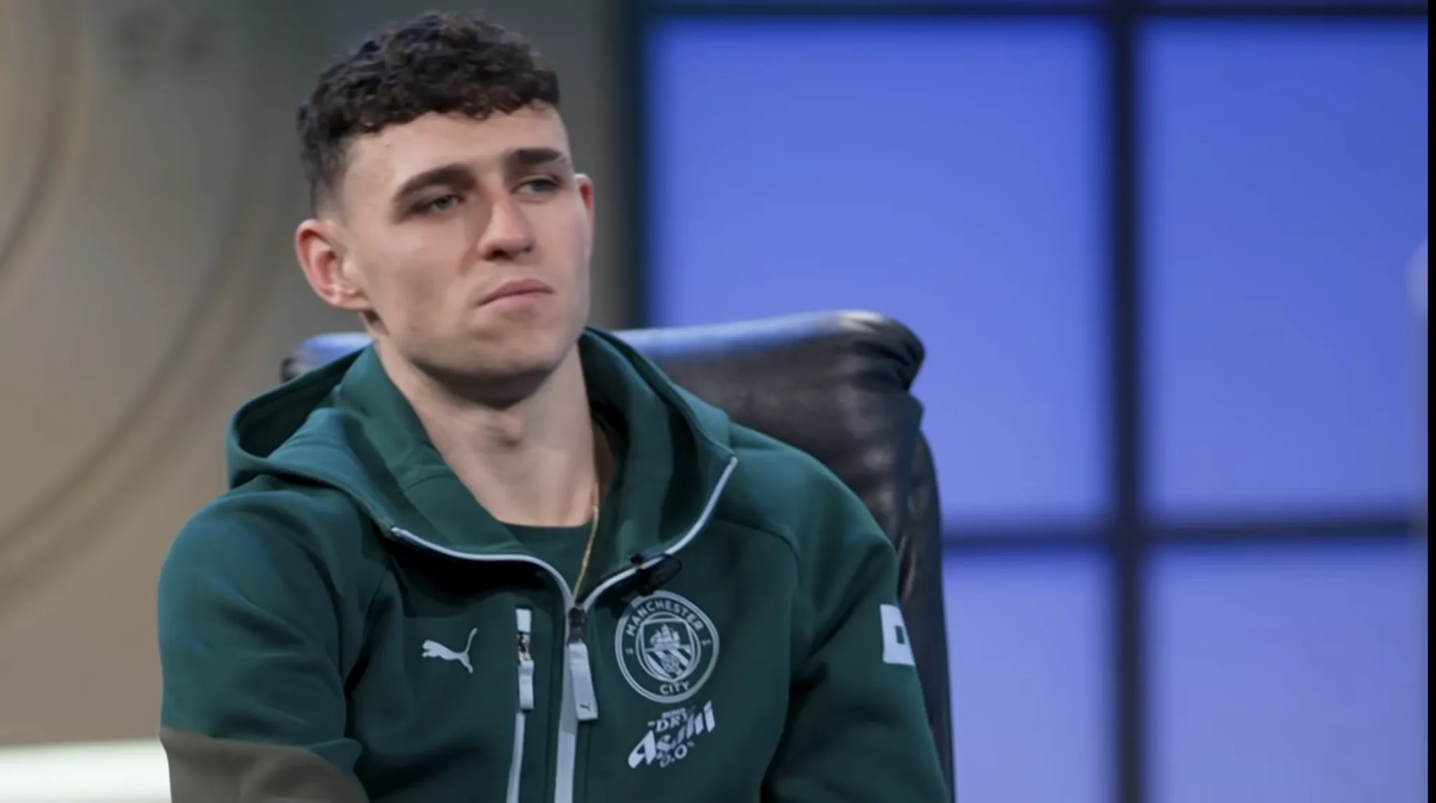 开云体育官网-福登：塞梅尼奥左右脚都很均衡；我有时都会被谢尔基晃到