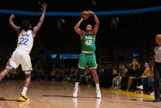 开云体育app下载-家有一老如有一宝!总决赛老处男霍福德决定G1胜负